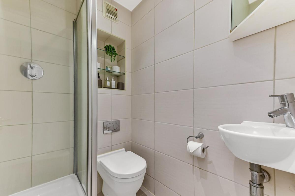 Spacious Cosy 2 Bed Flat, Appartement Londen