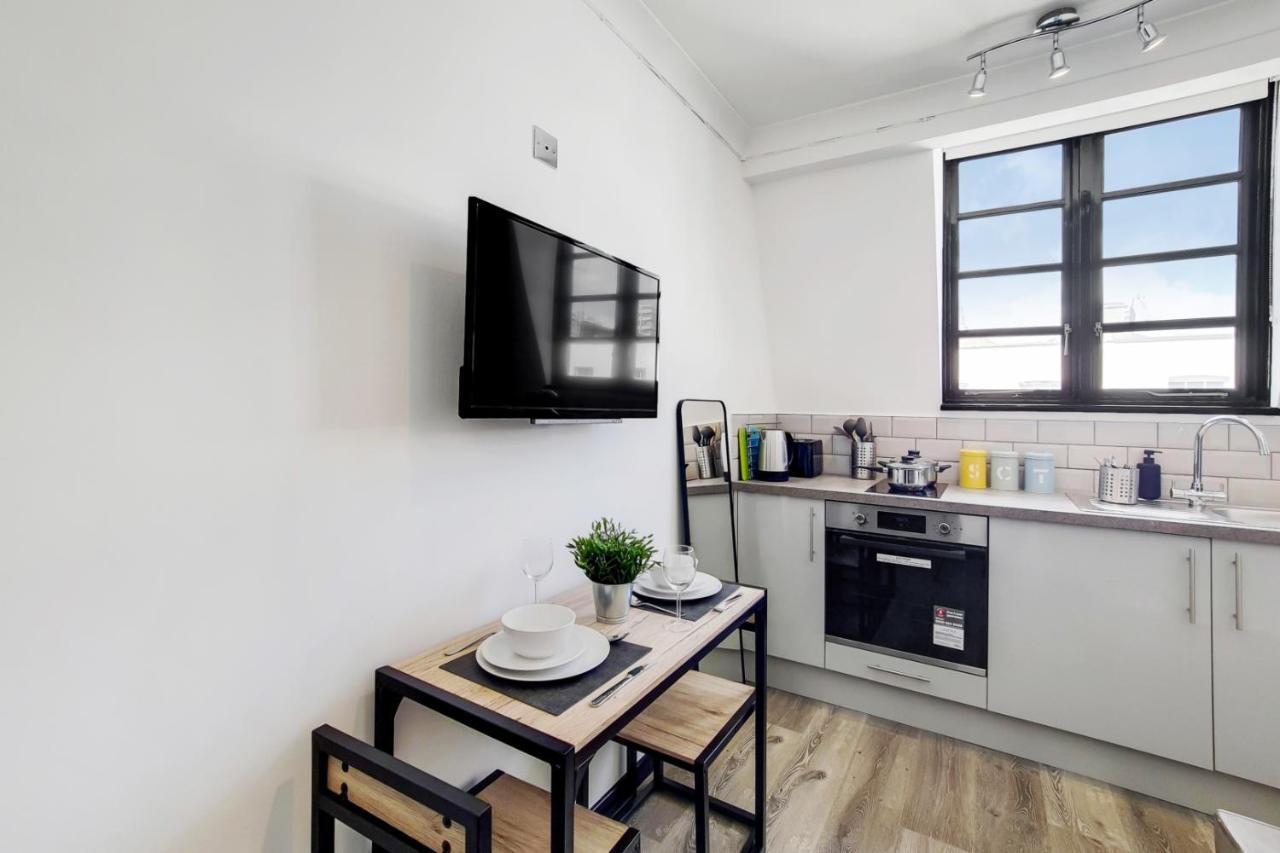 Apartment Langdon Brooks *