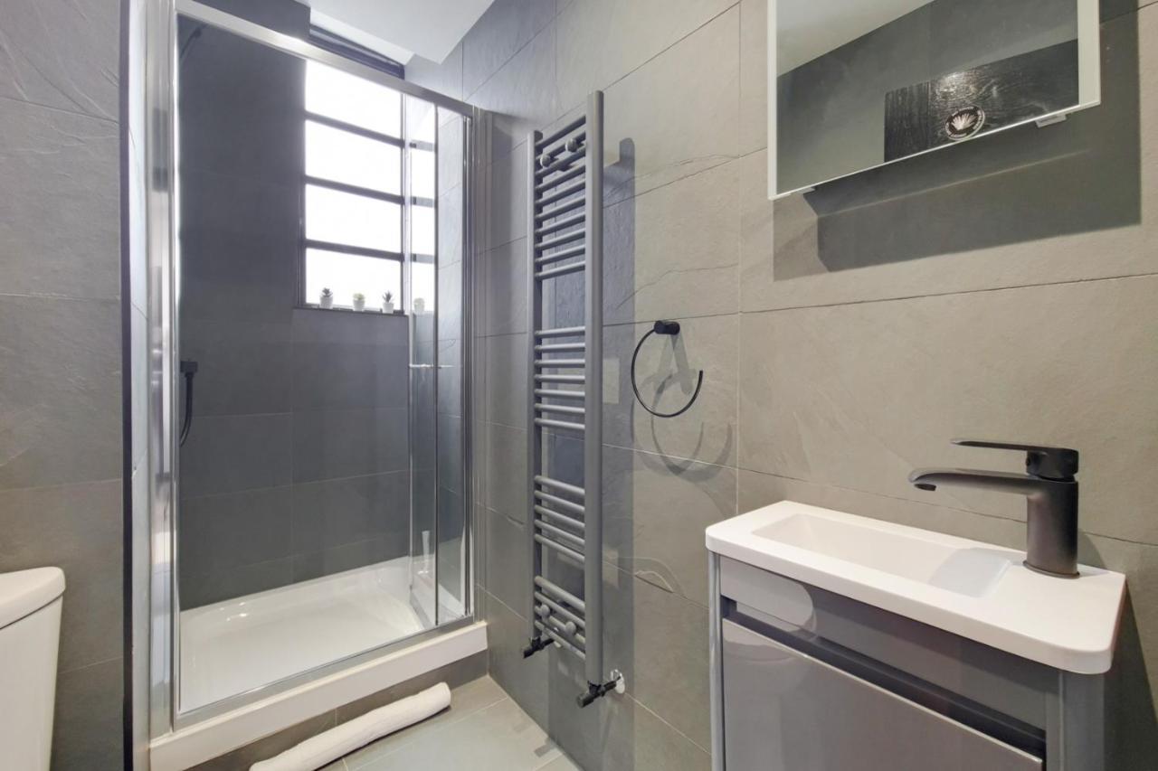 Apartment Langdon Brooks *