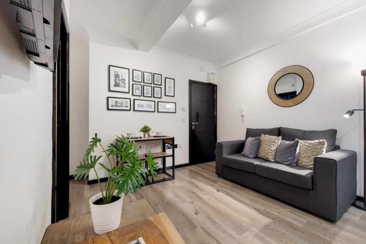 Apartment Langdon Brooks *