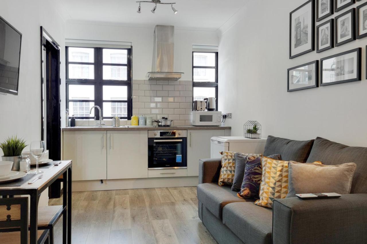 Apartment Langdon Brooks *