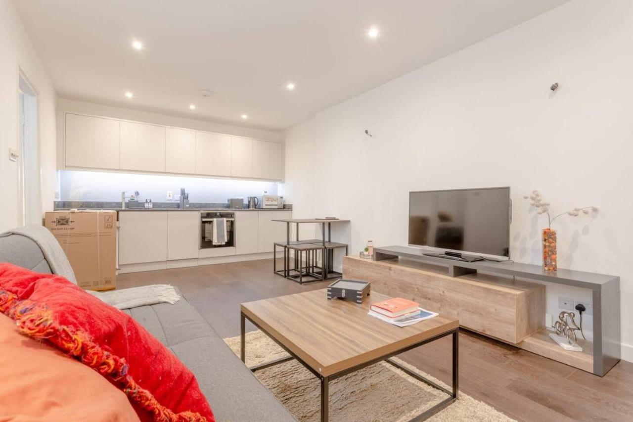 Modern Flat In The Heart Of West Appartement Londen