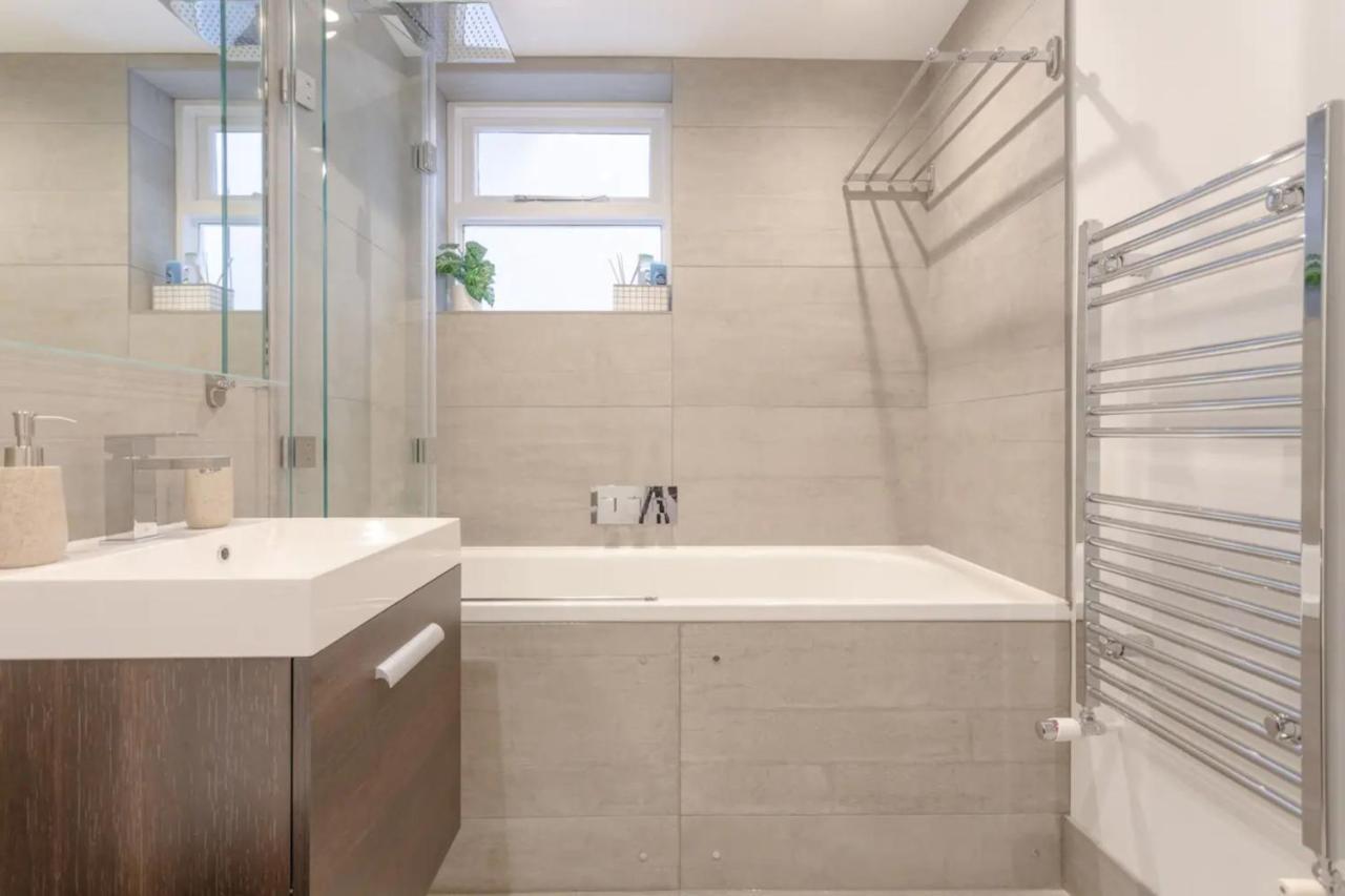 Modern Flat In The Heart Of West * Londen