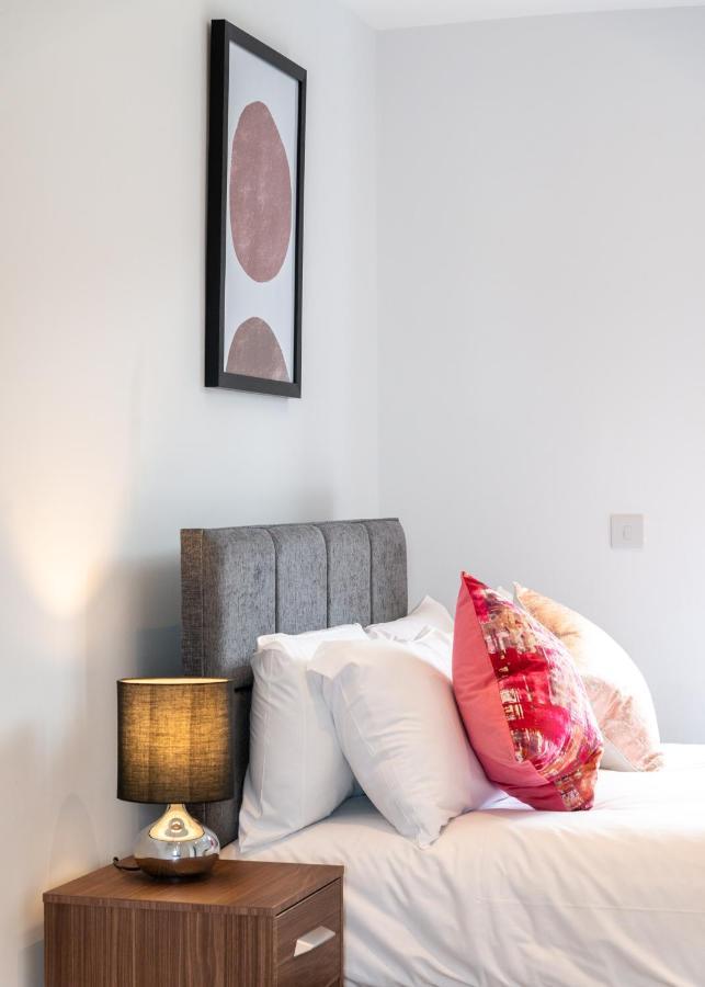 Lägenhet Lovely 1 Bedroom With Outdoor Space London