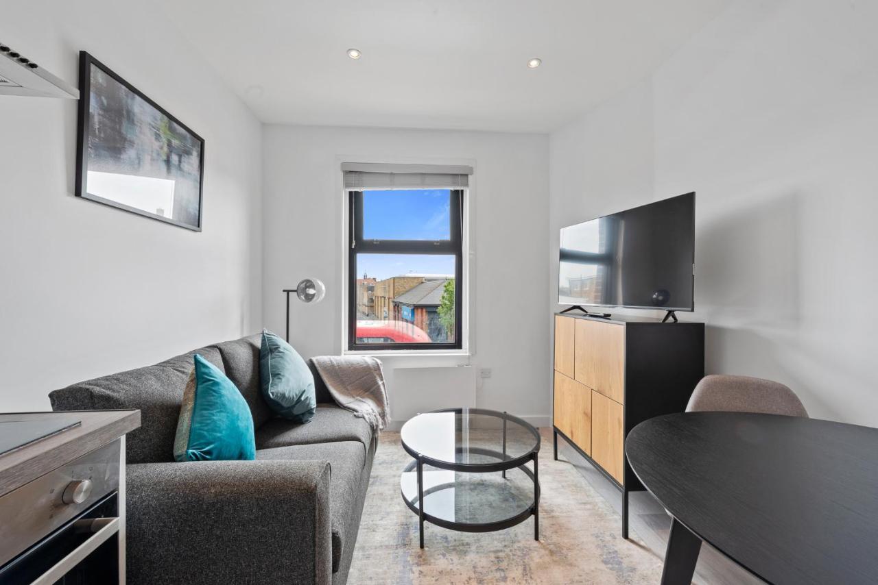 Lägenhet Lovely 1 Bedroom With Outdoor Space London