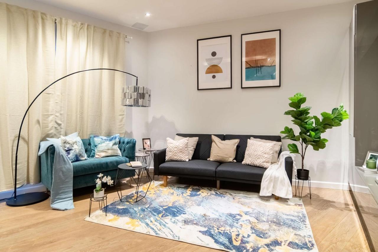 Feriehus Stunning Camden House With Private Terrace & Free Parking