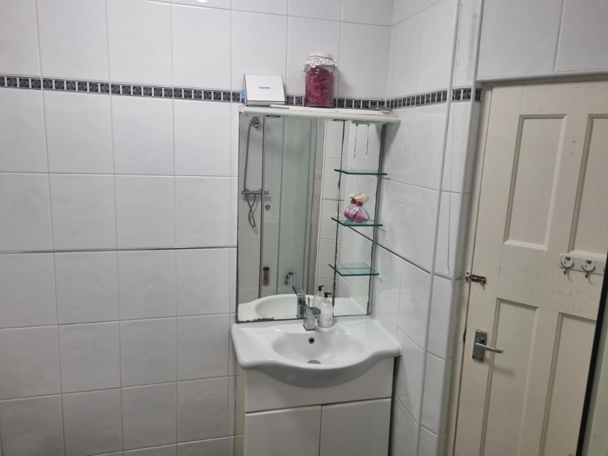 Guess Bungalow Wembley Privat overnatting