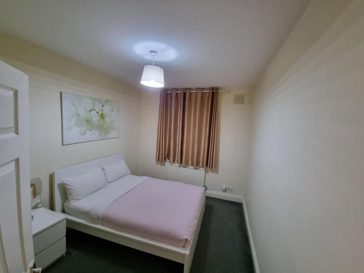 Privat overnatting Guess Bungalow Wembley *