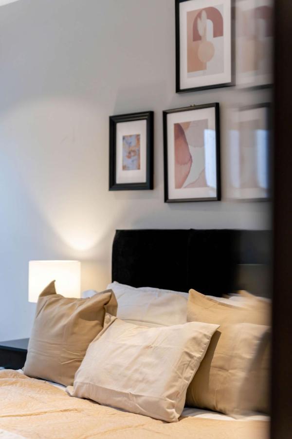 Feriehus Stunning Camden House With Private Terrace & Free Parking *