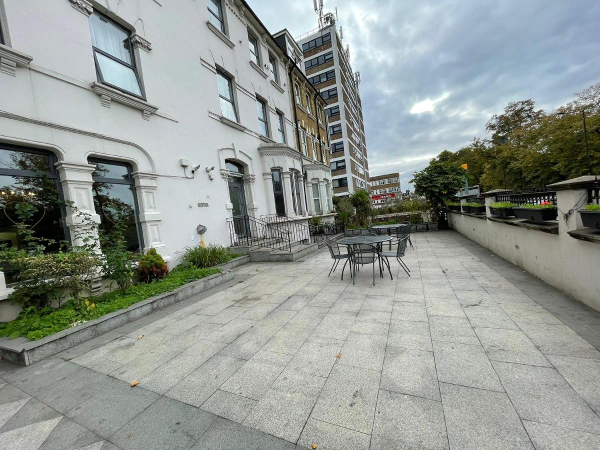 Pembury At Finsbury Park 3* London