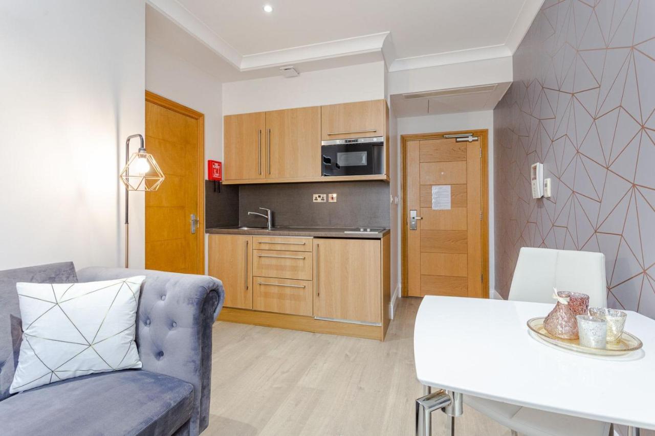 Cleveland Residences Russell Square Apartment *