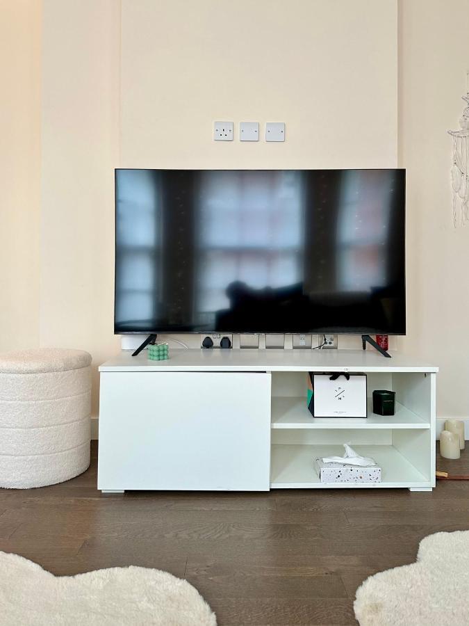 1 Spacious Luxury Bedroom Flat On Oxford St, Next To Selfridges Lägenhet London