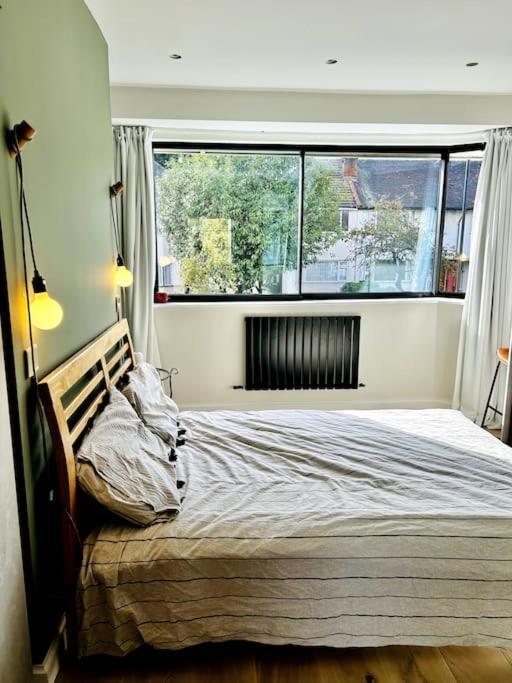 Appartement Newly Renovated Modern 2 Bedroom Flat In West