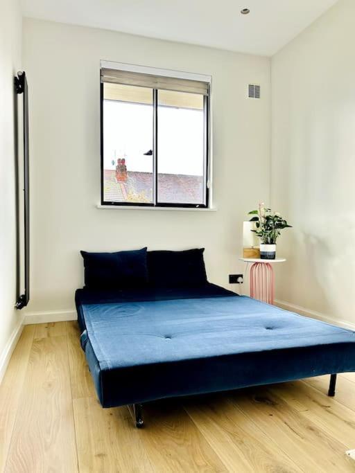 Newly Renovated Modern 2 Bedroom Flat In West Appartement Londres
