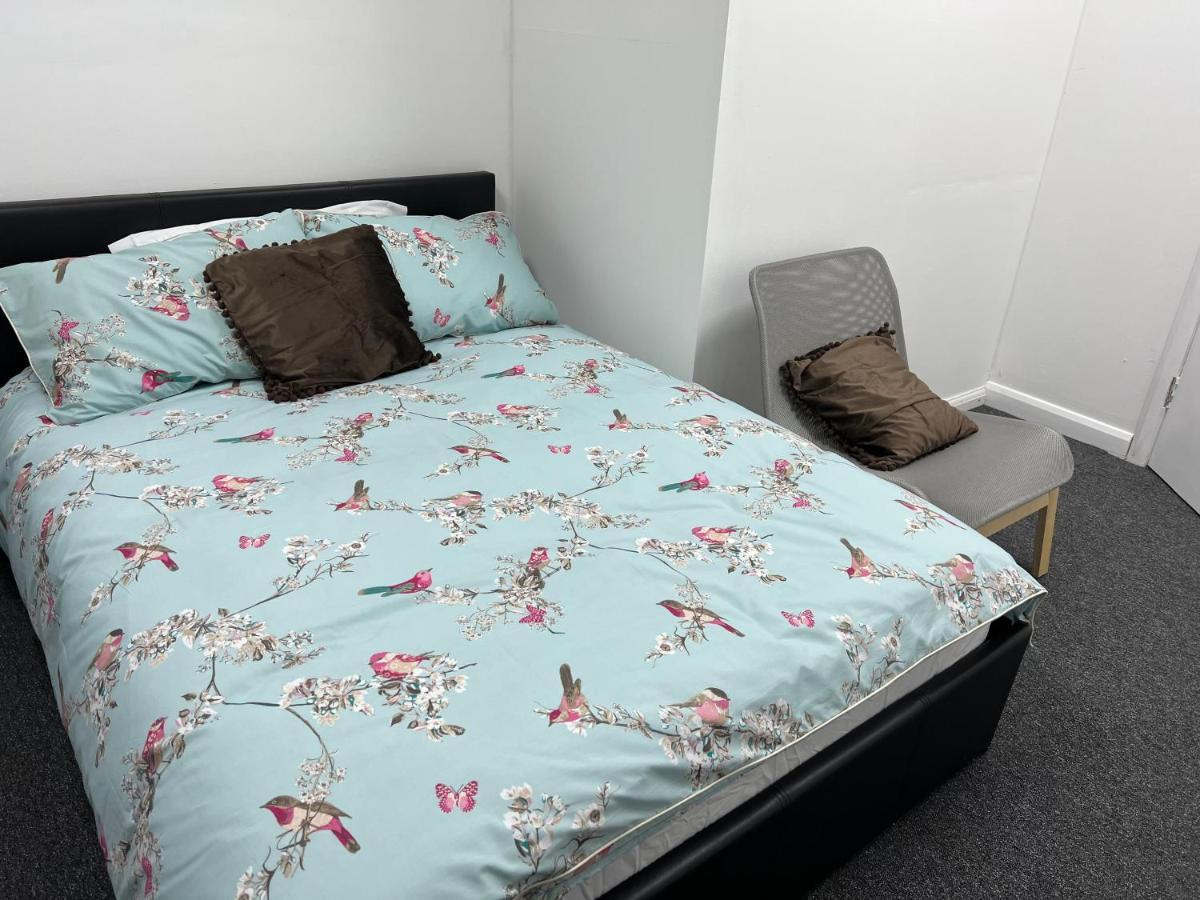 Hotell Mj - Entire Serviced For 6 Guests - Next To Tube Station Skyline View -