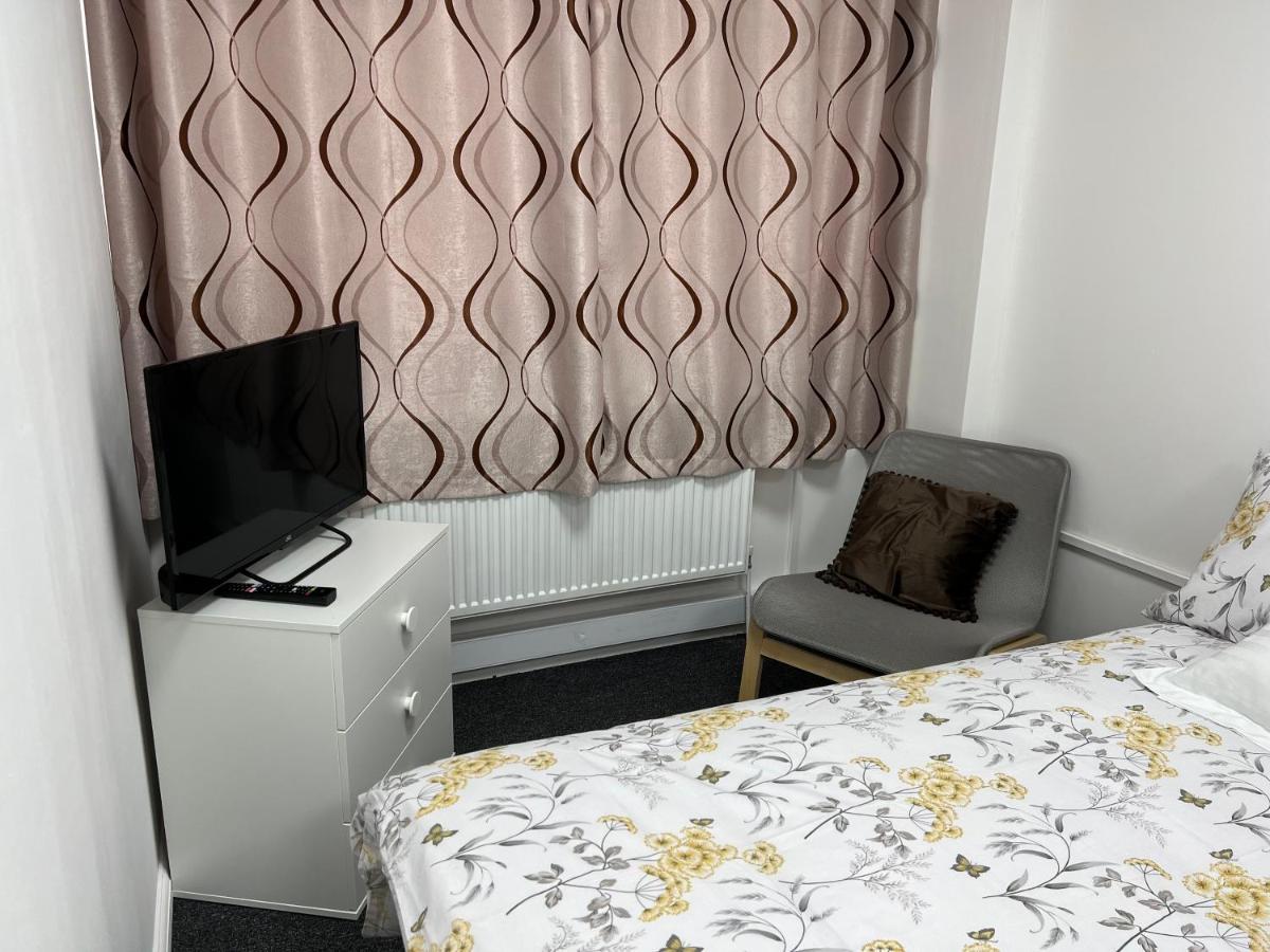 Mj - Entire Serviced For 6 Guests - Next To Tube Station Skyline View - Hotell