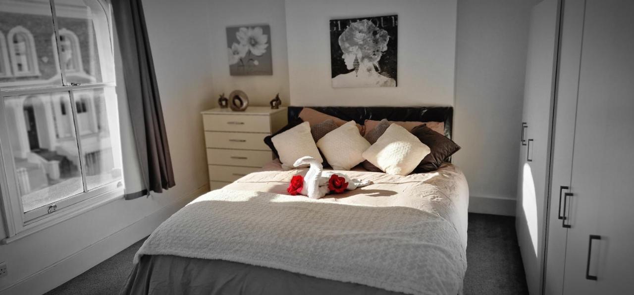 Apartment Cultural Epicenter, 4 Bedroom, To Do Than Do! *