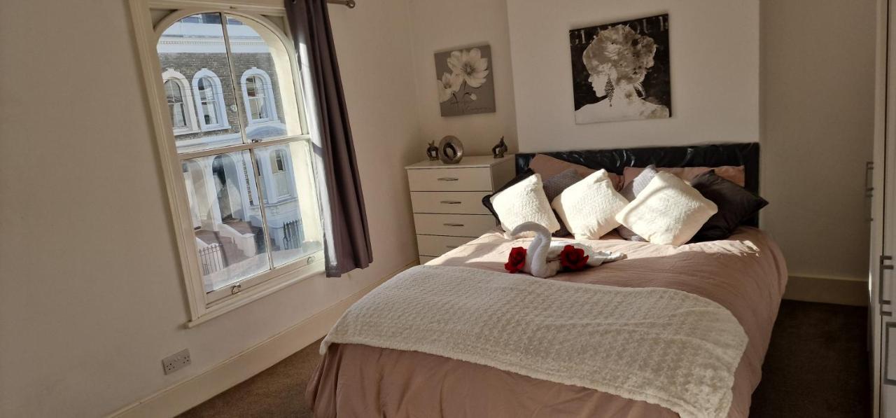 Cultural Epicenter, 4 Bedroom, To Do Than Do! Apartment
