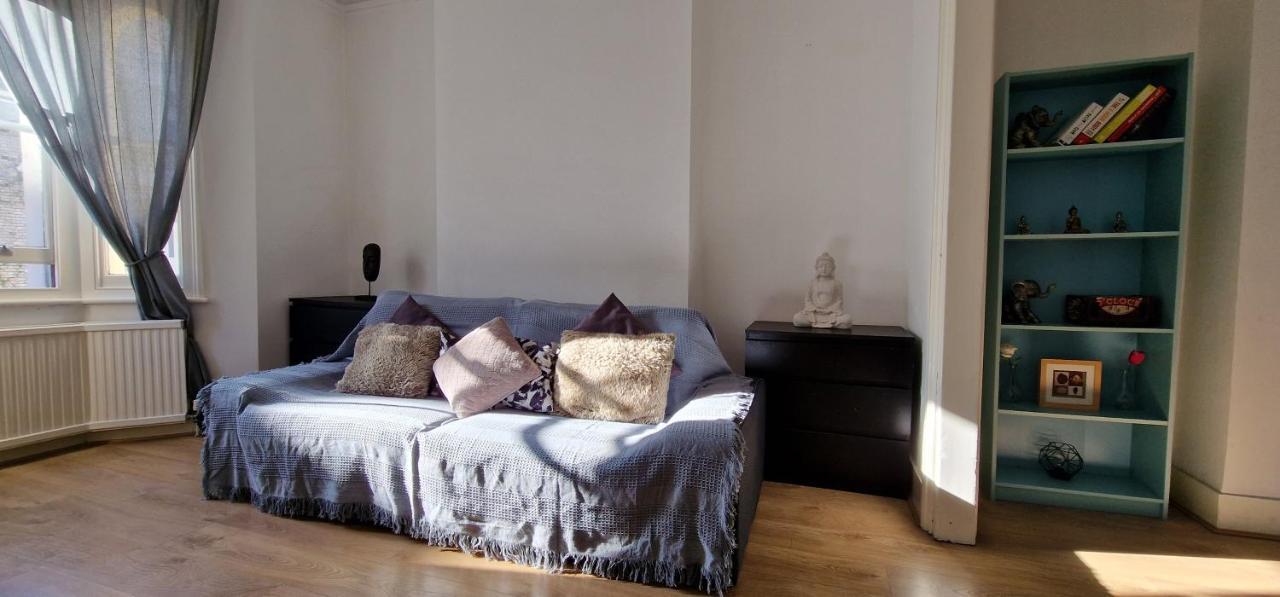 Cultural Epicenter, 4 Bedroom, To Do Than Do! Apartment London