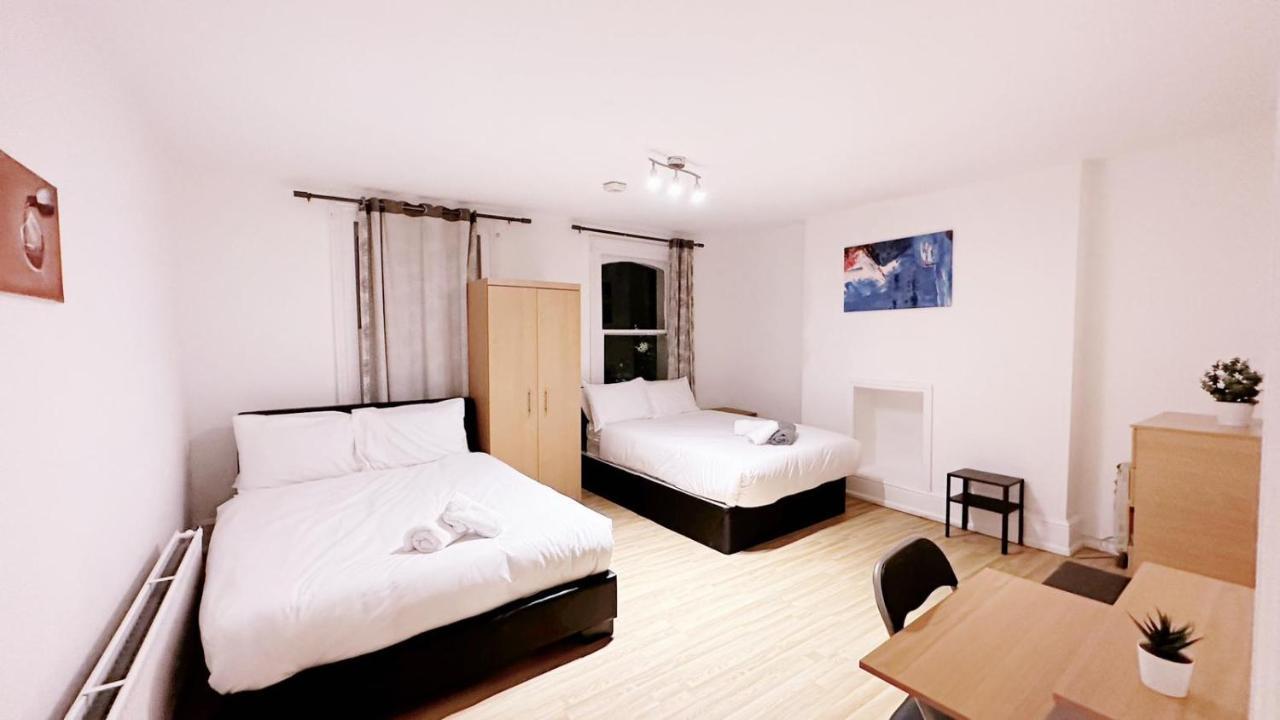 Madia Pad - By Chaps Appartement *