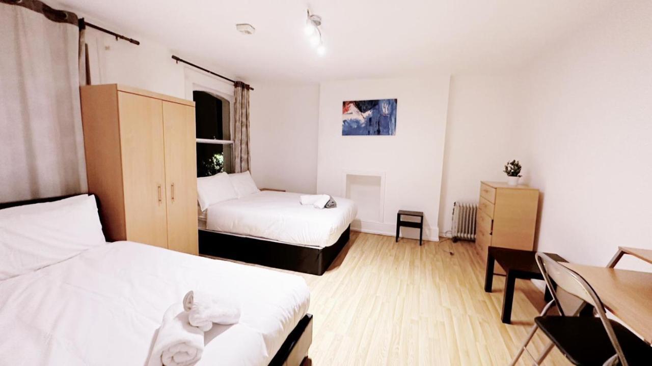 Madia Pad - By Chaps Appartement *