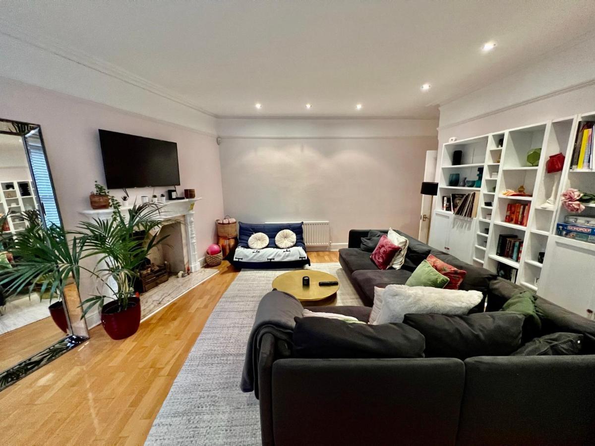 Spacious Flat With Huge Patio In Central Lejlighed *