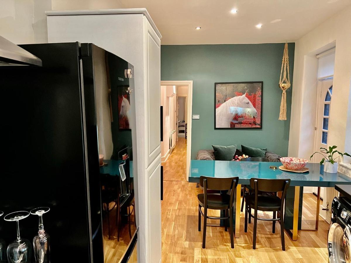 Spacious Flat With Huge Patio In Central Lejlighed *