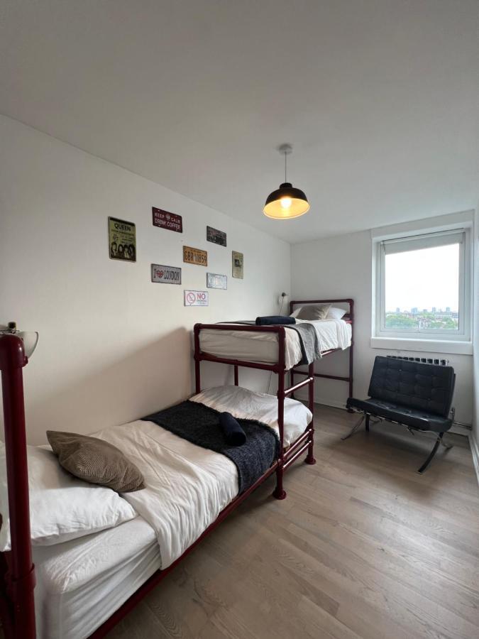 Amazing View 2 Bedroom In Abbey Road Lägenhet London