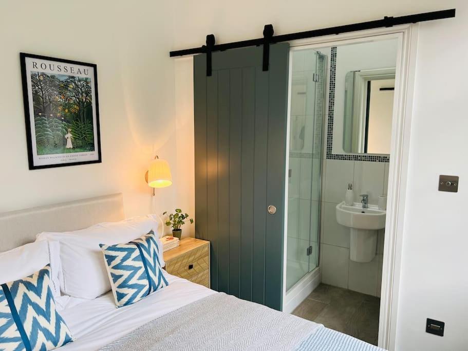 Forge - Pretty 1 Bedroom With Free Off Street Parking Londen