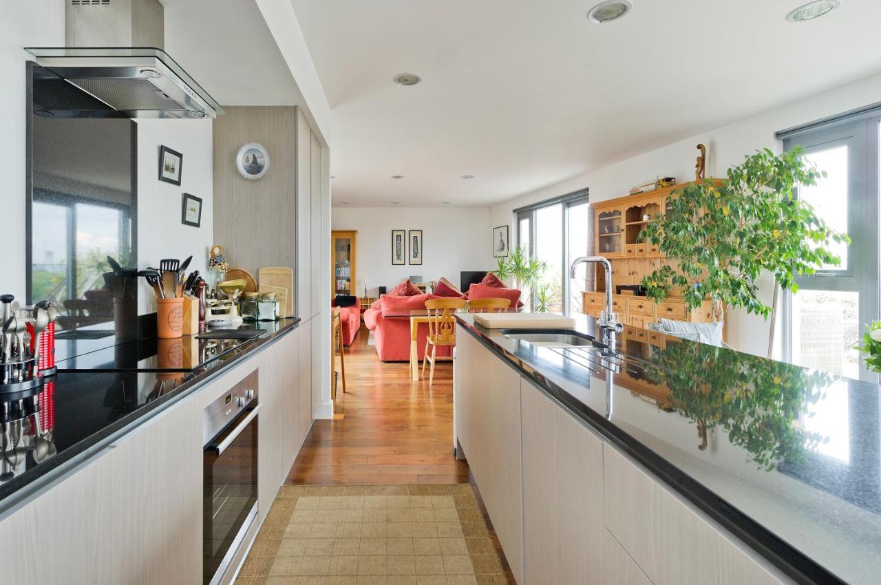 Superb With Terrace Near The River In Putney By Underthedoormat Appartement