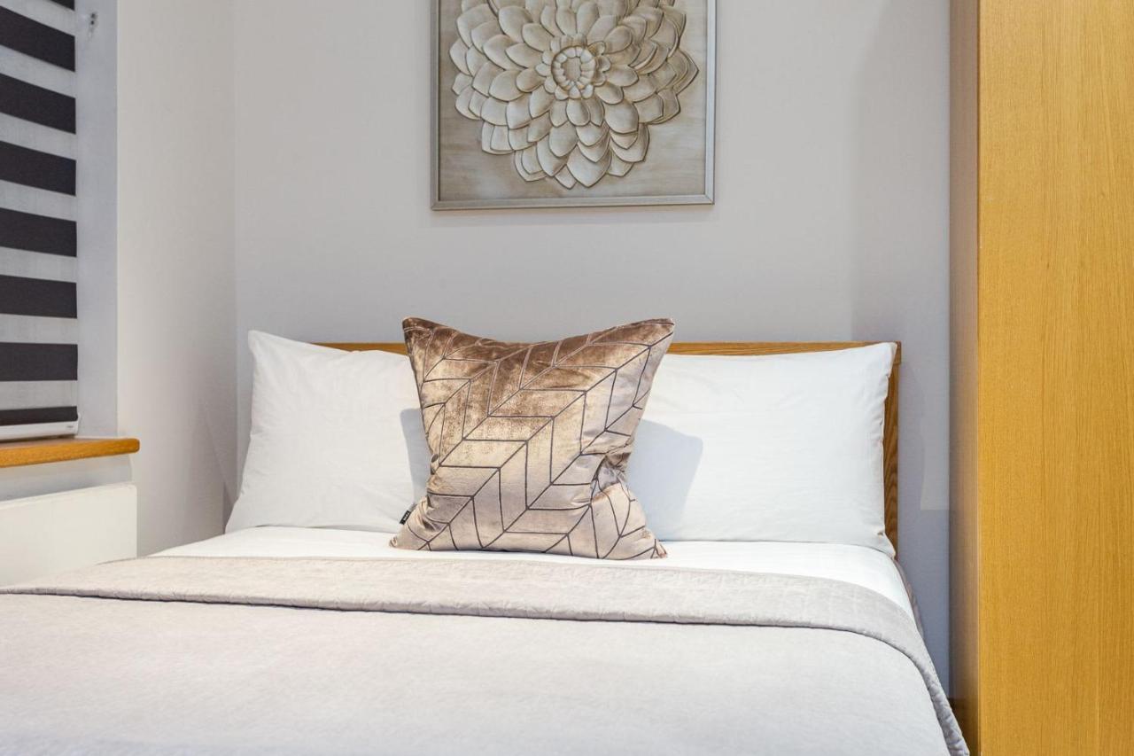 Cleveland Residences Russell Square Apartment *
