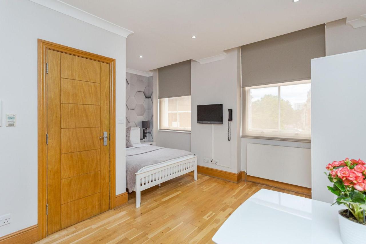 Apartment Cleveland Residences Russell Square