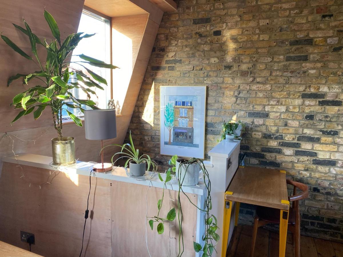 Bright & Beautiful Loft 10mins To Shoreditch * Londra