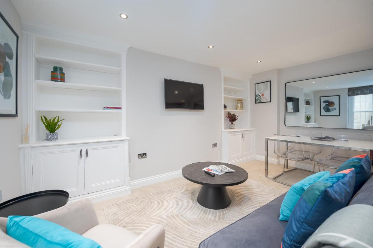 Clarendon Rd By Capital Londra