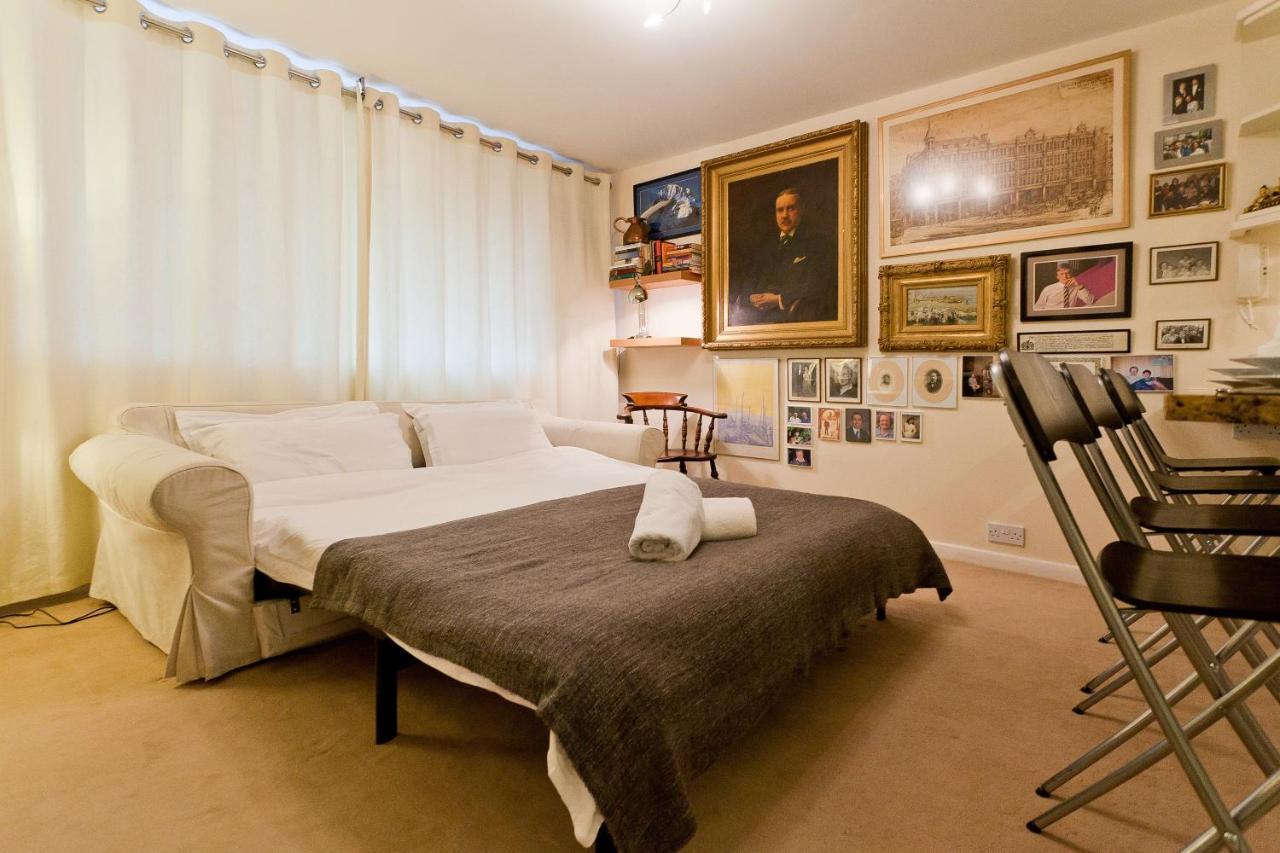 Covent Garden 1-bedroom, 6 Beds, Quiet, Office-ready Apartment *