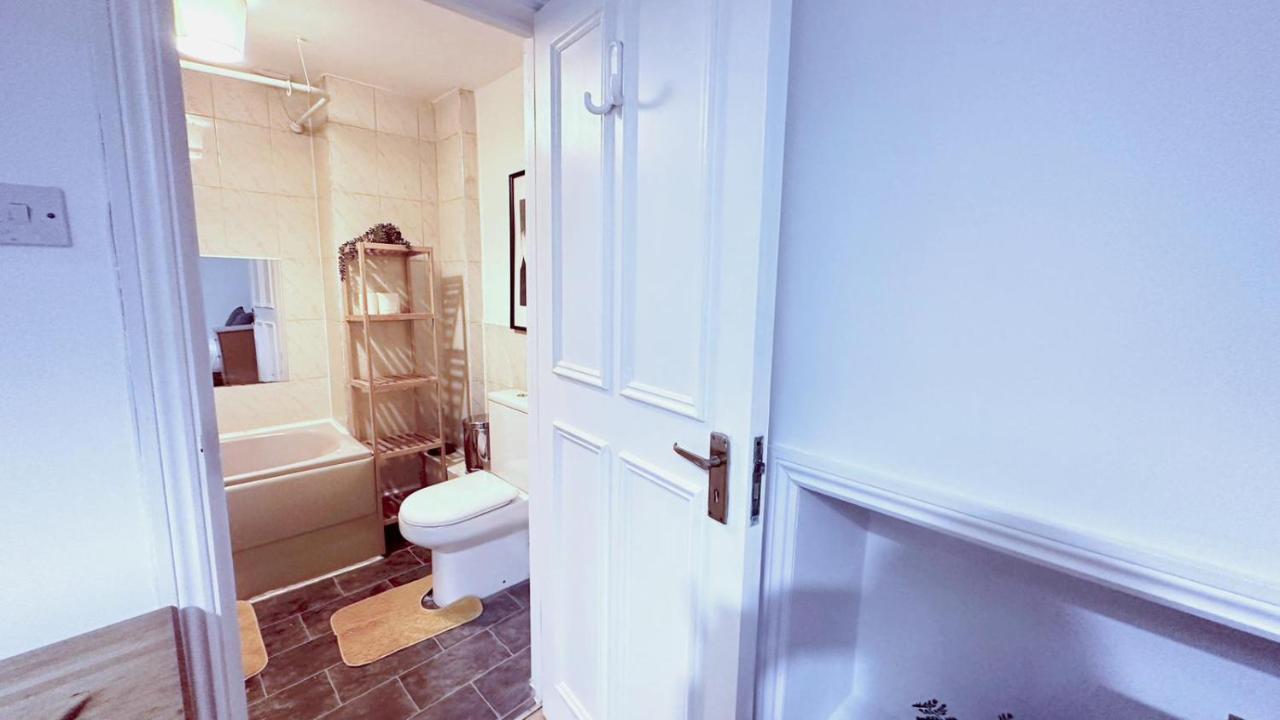 Madia Pad - By Chaps Appartement *
