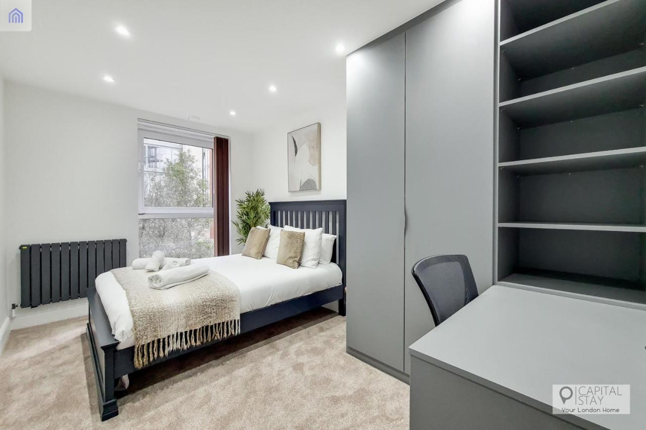Free Parking - Stylish Three Bedroom By Excel Apartment London