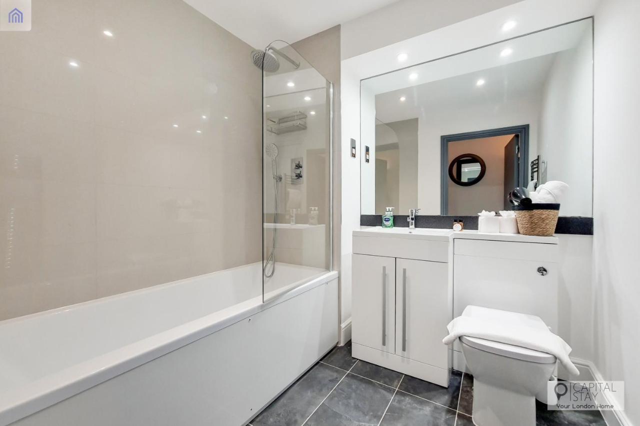 Apartment Free Parking - Stylish Three Bedroom By Excel