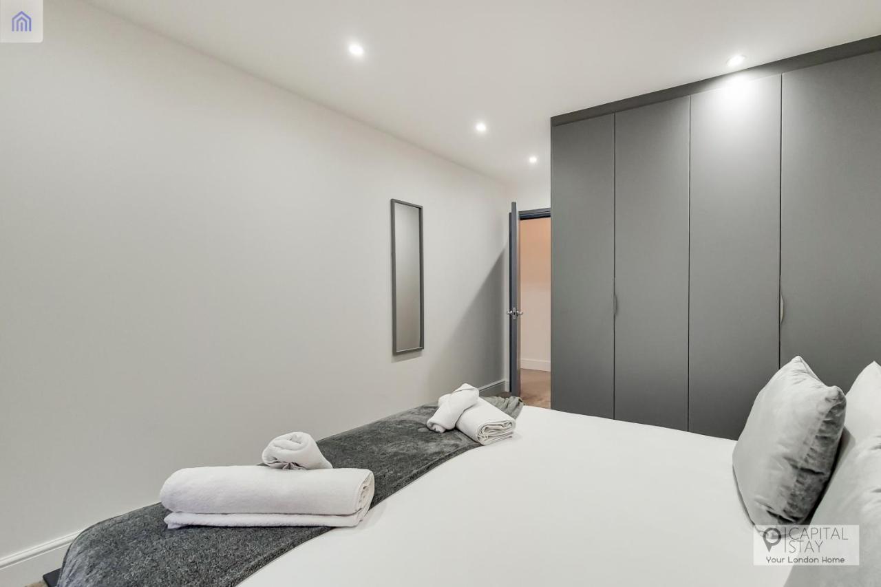 Free Parking - Stylish Three Bedroom By Excel
