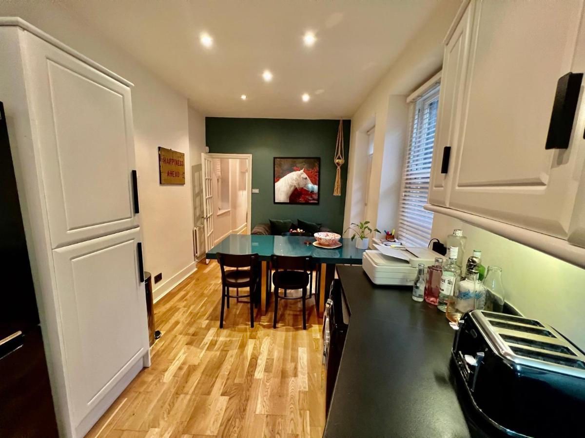 Spacious Flat With Huge Patio In Central Lejlighed *