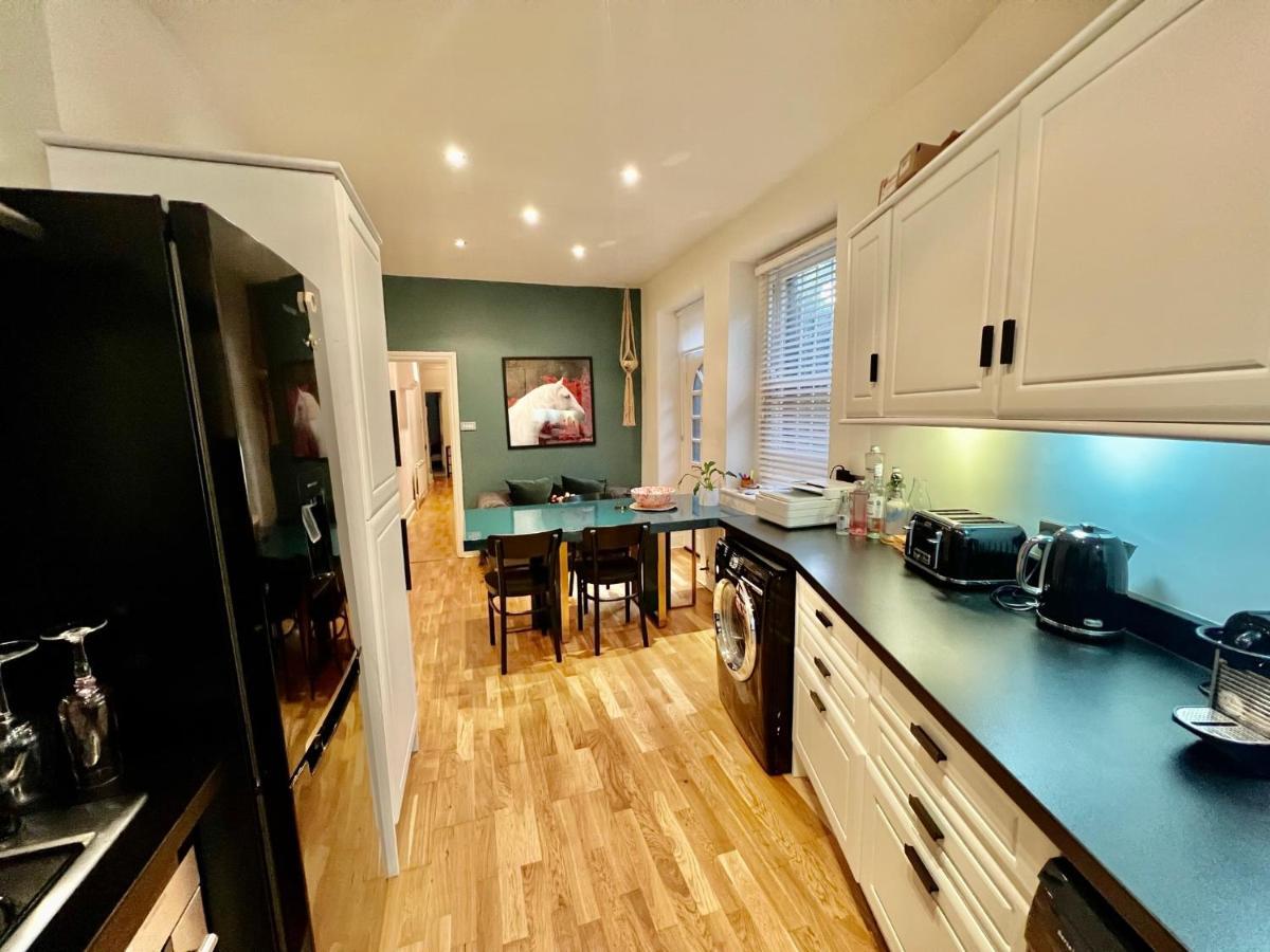 Lejlighed Spacious Flat With Huge Patio In Central *