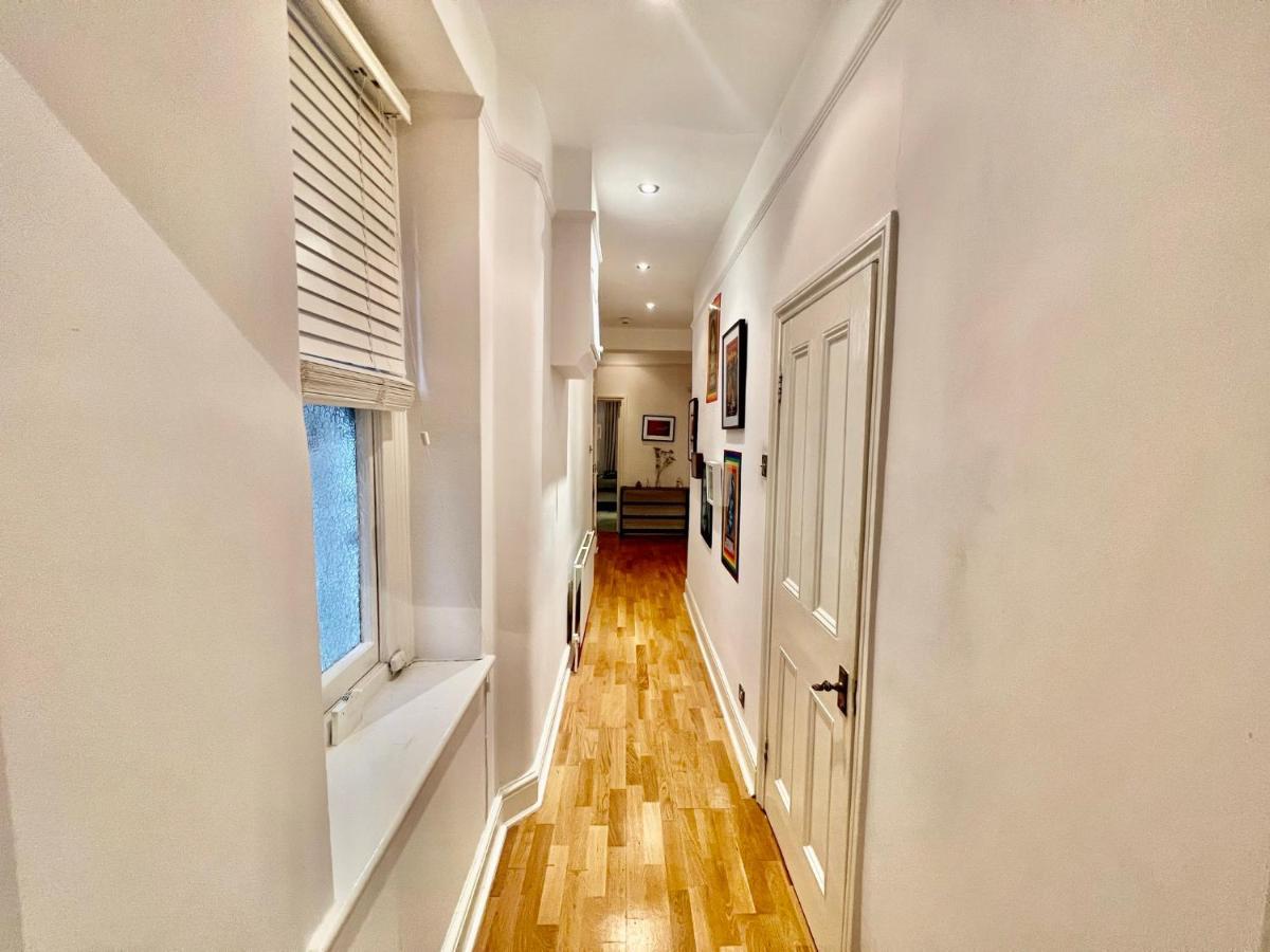 Lejlighed Spacious Flat With Huge Patio In Central *