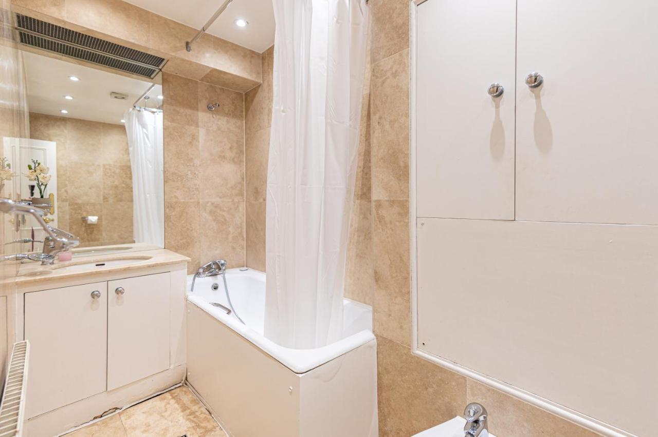 Mayfair Private Apartment *