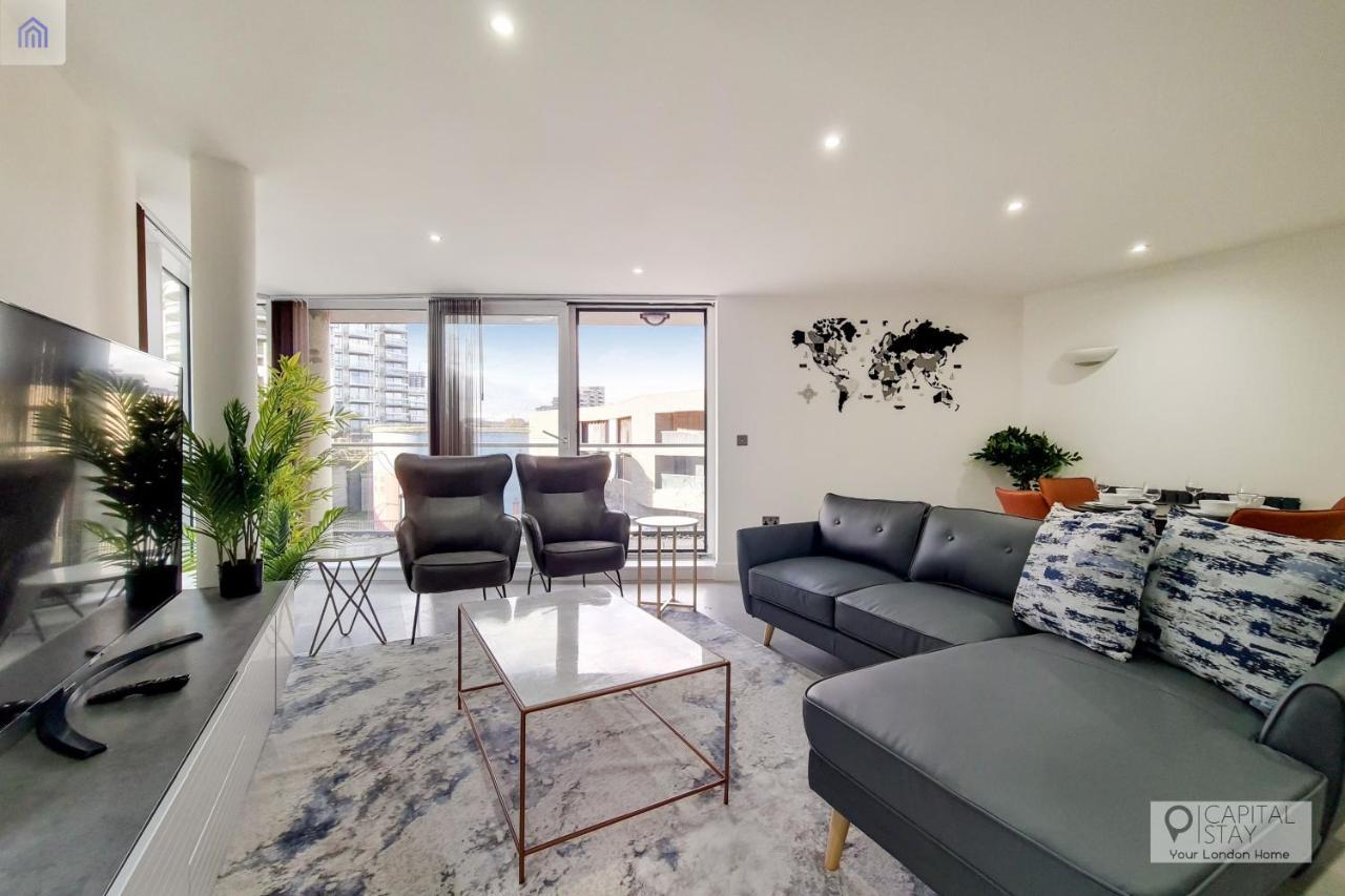 Free Parking - Stylish Three Bedroom By Excel *