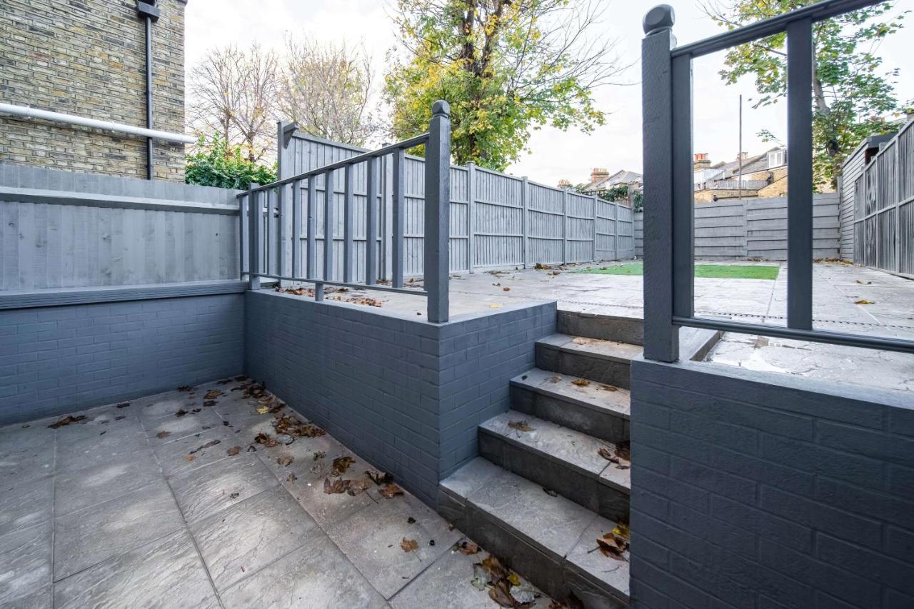 Stunning 3 Bed 3 Bath Townhouse Lägenhet