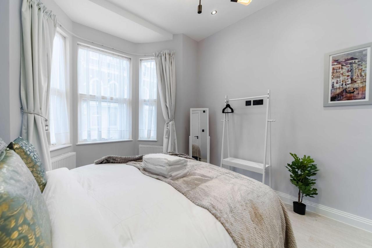 Stunning 3 Bed 3 Bath Townhouse Lägenhet