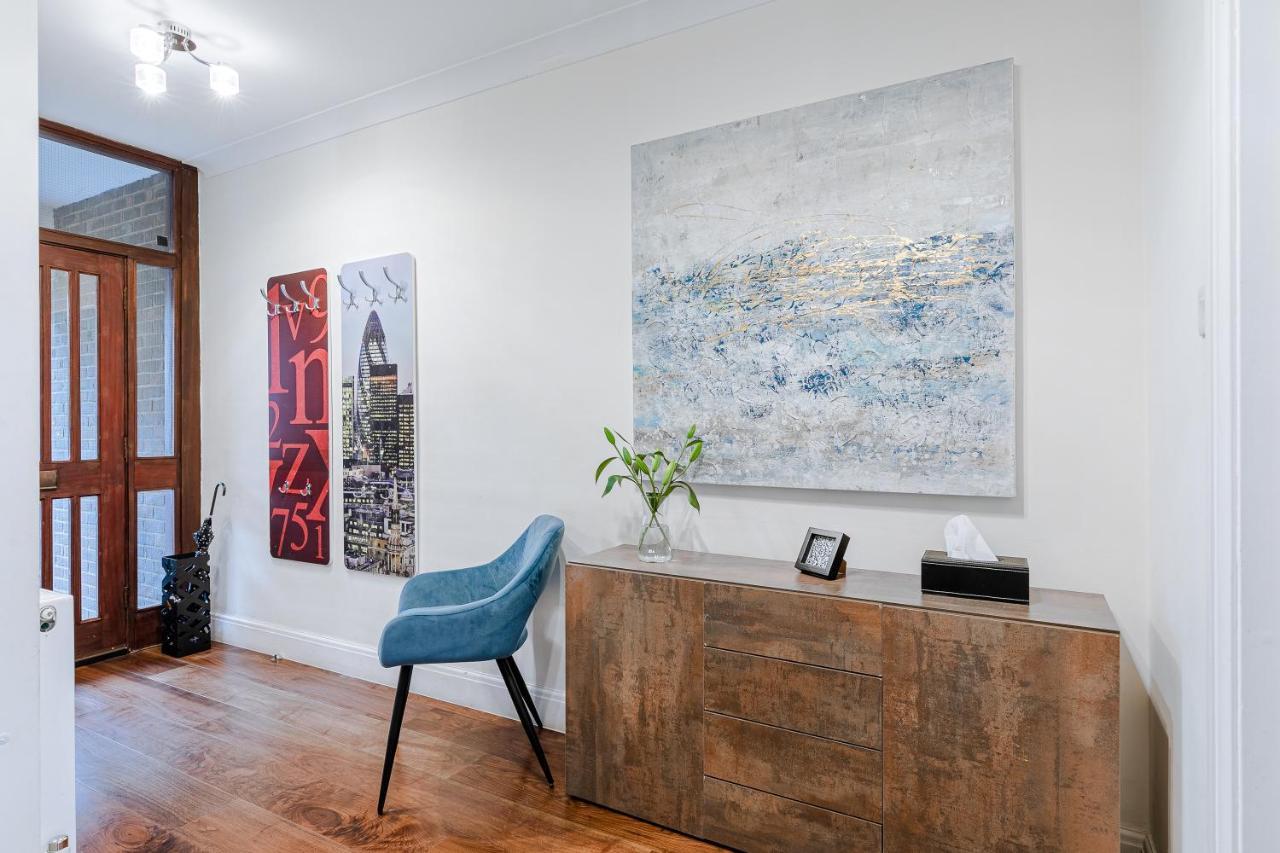Notting Hill & Hyde Park Exclusive West-end Serene Designer Family 5bed4bath Lejlighed *