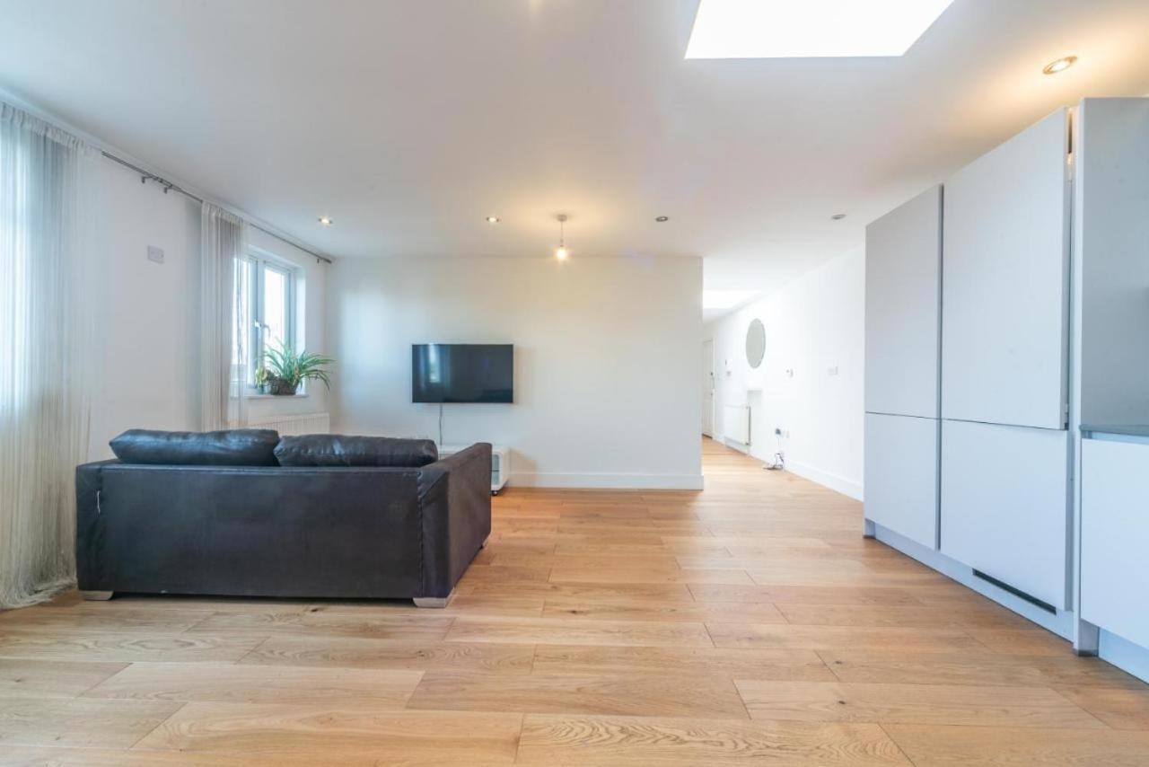 Lovely Penthouse Near Canary Wharf Apartment London