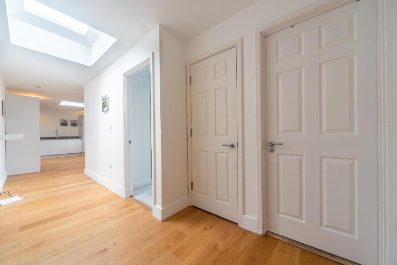 Lovely Penthouse Near Canary Wharf Apartment