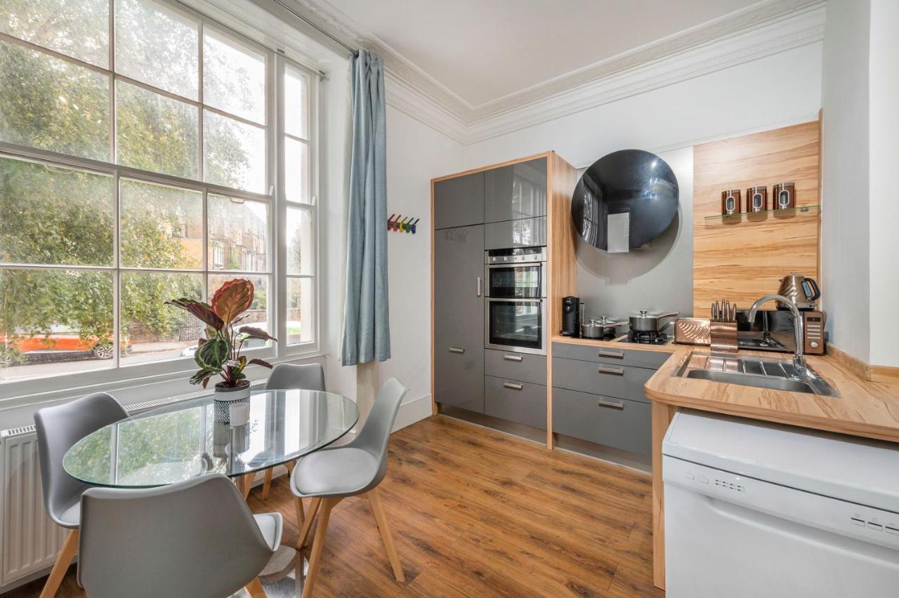 Spacious Two Bedroom By Zoo Lägenhet *